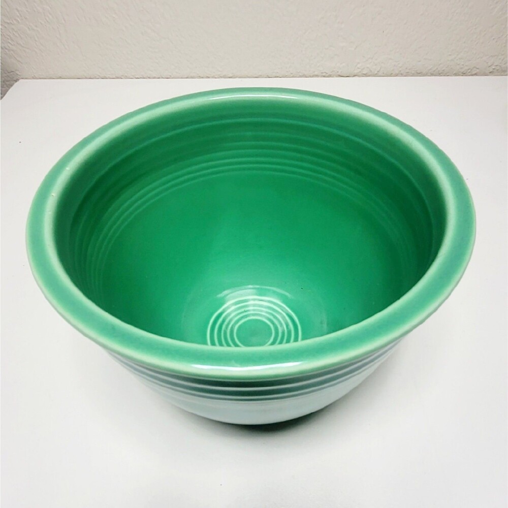 VINTAGE Fiesta Ware GREEN #3 Nesting Mixing Bowl Fiestaware Excellent Condition - Picture 3 of 4